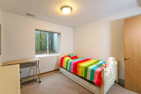 Bedroom - 1139 W Hawes Ave, Appleton, WI 54914 photo 6 of 7