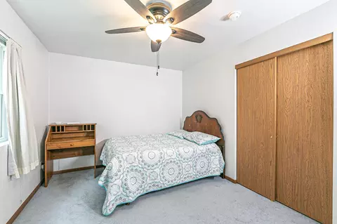 Bedroom - 1139 W Hawes Ave, Appleton, WI 54914 photo 2 of 7