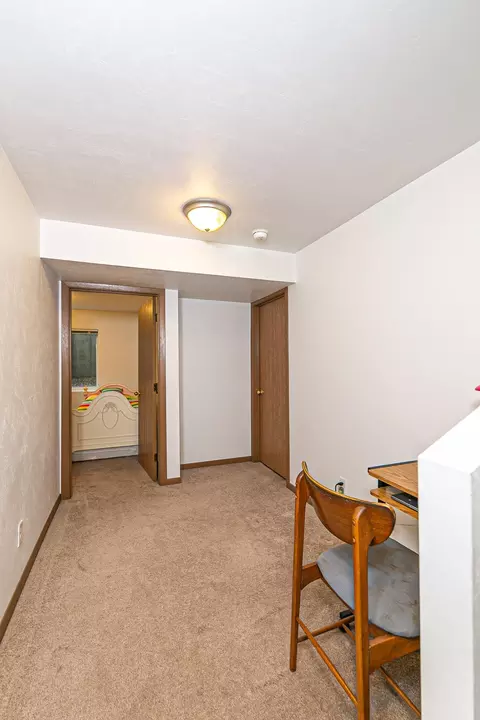 Entry Way - 1139 W Hawes Ave, Appleton, WI 54914 photo 2 of 2