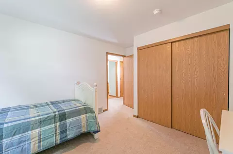 Bedroom - 1139 W Hawes Ave, Appleton, WI 54914 photo 5 of 7