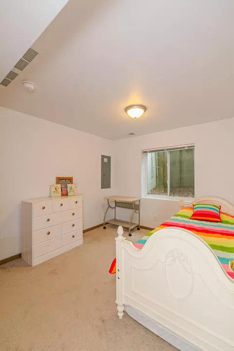 Bedroom - 1139 W Hawes Ave, Appleton, WI 54914 photo 7 of 7