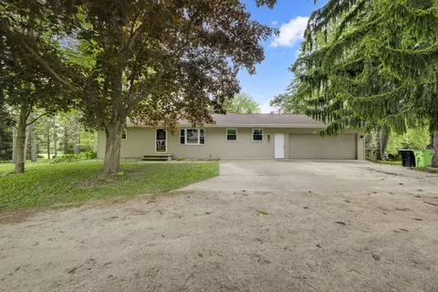 5336 John St, Larsen, WI 54947