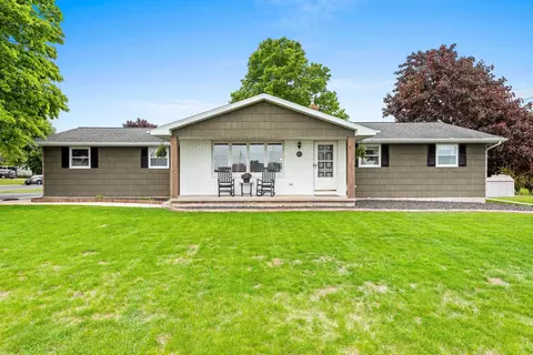 213 Center Dr, Luxemburg, WI 54217