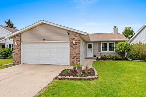 711 Oconto Pl, De Pere, WI 54115