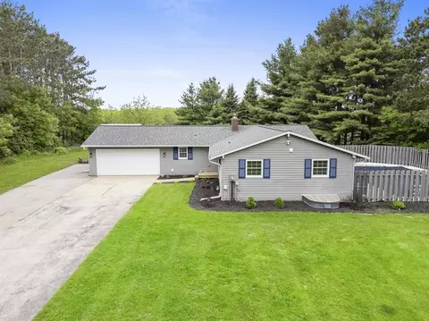 180 Westfield Dr, Hobart, WI 54155