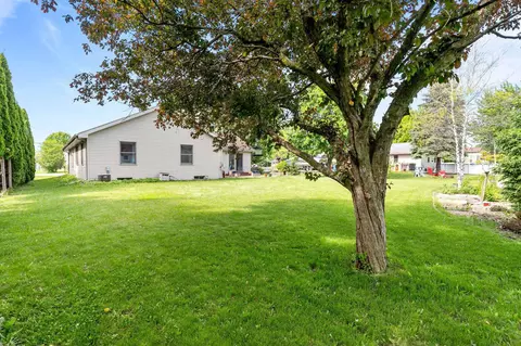 Exterior - 725 E Scott St, Omro, WI 54963 photo 4 of 5