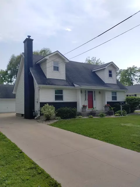 935 Adams Ave, Oshkosh, WI 54902