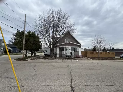 113 High St, Neenah, WI 54956