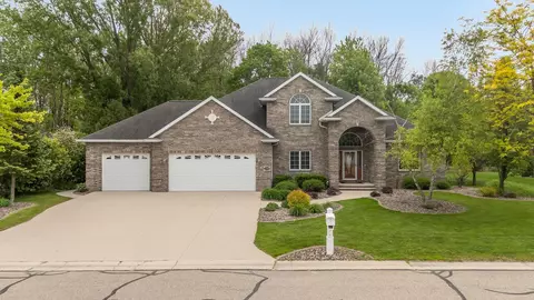2141 Hidden Creek Rd, Neenah, WI 54956