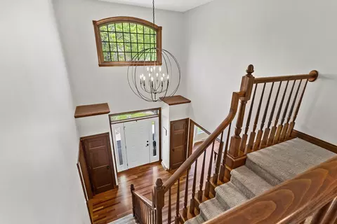 Entry Way - 212 E Castlebury Ln, Appleton, WI 54913 photo 10 of 14