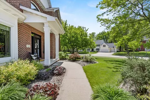 Exterior - 212 E Castlebury Ln, Appleton, WI 54913 photo 4 of 16