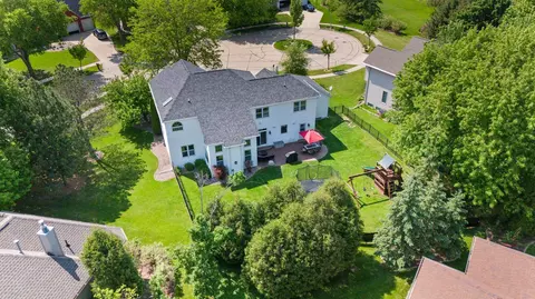 View/Area - 212 E Castlebury Ln, Appleton, WI 54913 photo 5 of 5