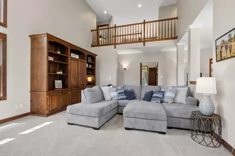 Living - 212 E Castlebury Ln, Appleton, WI 54913 photo 7 of 12