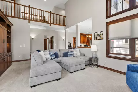 Living - 212 E Castlebury Ln, Appleton, WI 54913 photo 8 of 12