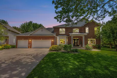 Exterior - 212 E Castlebury Ln, Appleton, WI 54913 photo 2 of 16