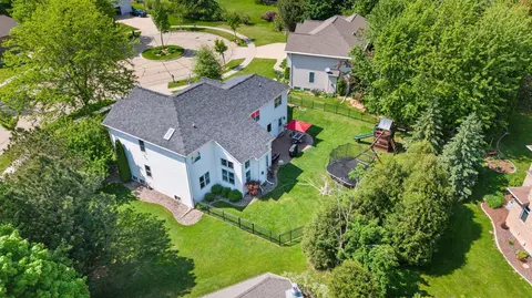 View/Area - 212 E Castlebury Ln, Appleton, WI 54913 photo 4 of 5