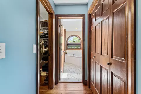 Entry Way - 212 E Castlebury Ln, Appleton, WI 54913 photo 11 of 14