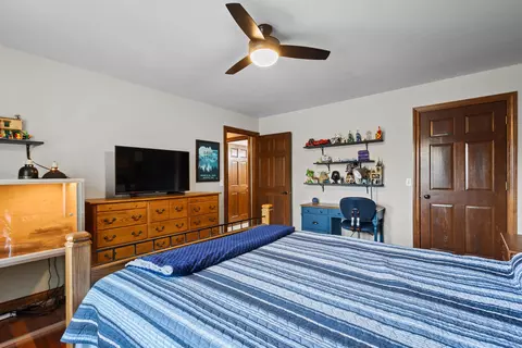Bedroom - 212 E Castlebury Ln, Appleton, WI 54913 photo 8 of 10