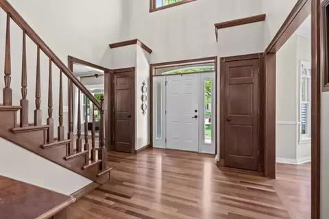 Entry Way - 212 E Castlebury Ln, Appleton, WI 54913 photo 2 of 14