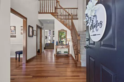Entry Way - 212 E Castlebury Ln, Appleton, WI 54913 photo 1 of 14