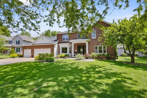 Exterior - 212 E Castlebury Ln, Appleton, WI 54913 photo 3 of 16