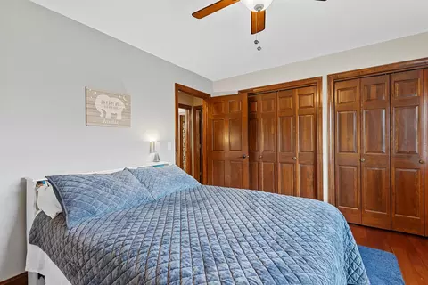 Bedroom - 212 E Castlebury Ln, Appleton, WI 54913 photo 6 of 10