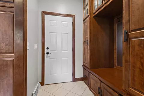 Entry Way - 212 E Castlebury Ln, Appleton, WI 54913 photo 7 of 14