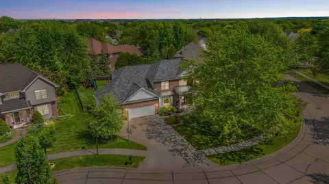 View/Area - 212 E Castlebury Ln, Appleton, WI 54913 photo 2 of 5