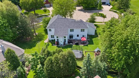 View/Area - 212 E Castlebury Ln, Appleton, WI 54913 photo 1 of 5