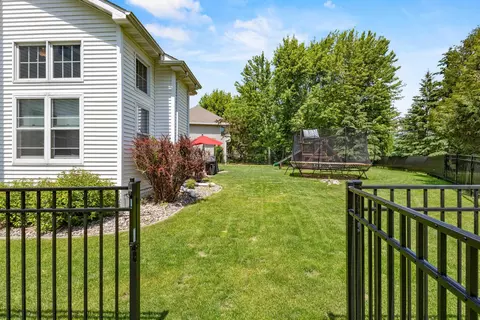 Exterior - 212 E Castlebury Ln, Appleton, WI 54913 photo 8 of 16