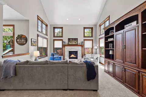 Living - 212 E Castlebury Ln, Appleton, WI 54913 photo 3 of 12