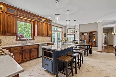 Kitchen - 212 E Castlebury Ln, Appleton, WI 54913 photo 5 of 6
