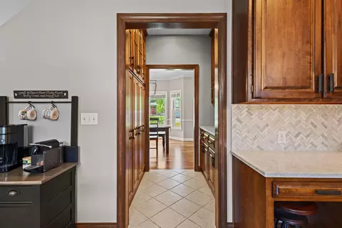 Entry Way - 212 E Castlebury Ln, Appleton, WI 54913 photo 8 of 14