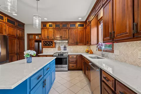 Kitchen - 212 E Castlebury Ln, Appleton, WI 54913 photo 6 of 6