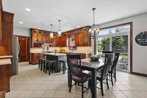 Kitchen - 212 E Castlebury Ln, Appleton, WI 54913 photo 2 of 6