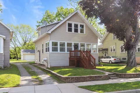 1108 Bay Shore Dr, Oshkosh, WI 54901