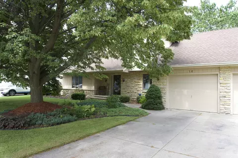16 Greves Ct, Appleton, WI 54914 photo 2