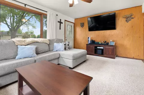 Living - 1413 E Marquette St, Appleton, WI 54911 photo 2 of 3