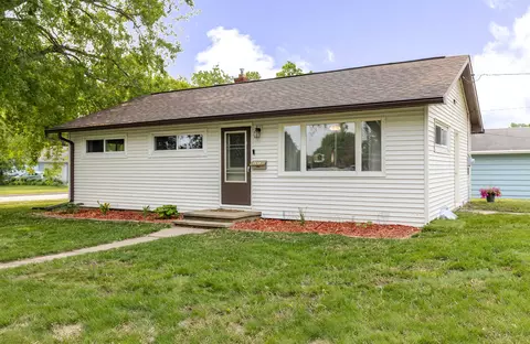 Exterior - 1413 E Marquette St, Appleton, WI 54911 photo 7 of 7