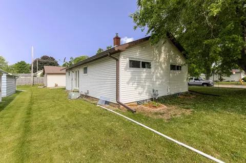 Exterior - 1413 E Marquette St, Appleton, WI 54911 photo 5 of 7