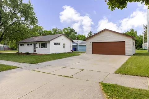 Exterior - 1413 E Marquette St, Appleton, WI 54911 photo 6 of 7