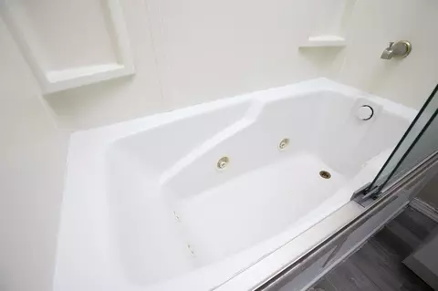 Bath - 1413 E Marquette St, Appleton, WI 54911 photo 2 of 3