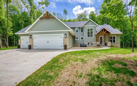e9615 Woods Edge Drive, Fremont, WI 54940