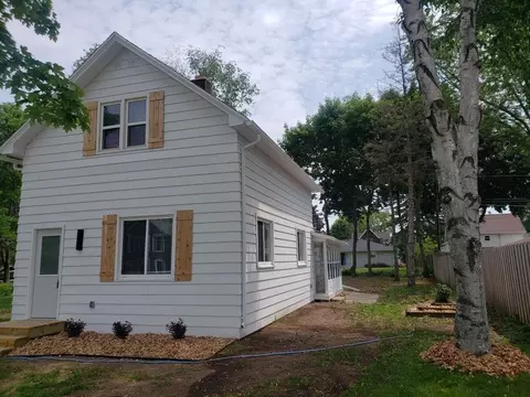 114 N Erie St, De Pere, WI 54115