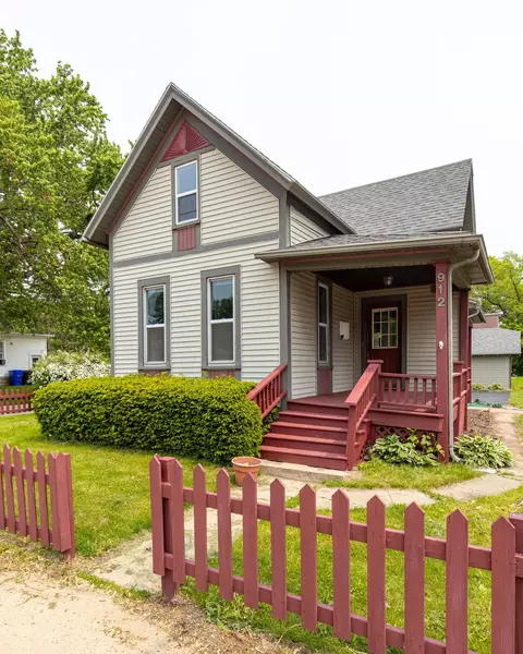 Exterior - 912 N Richmond St, Appleton, WI 54911 photo 2 of 7