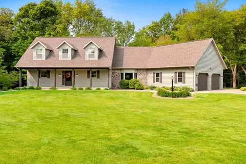 2977 Ruby Ridge Ct, Green Bay, WI 54313