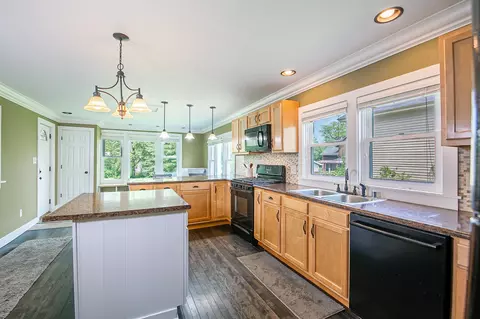 137 E Scott St, Omro, WI 54963 photo 8