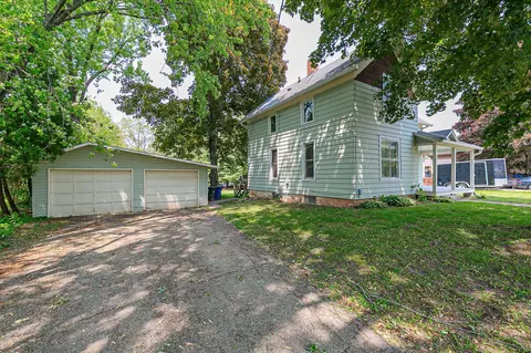 137 E Scott St, Omro, WI 54963 photo 3