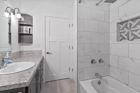 Bath - 3540 N Mason St, Appleton, WI 54914 photo 3 of 5