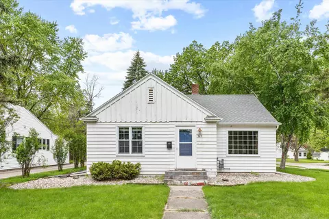 527 N Ontario St, De Pere, WI 54115